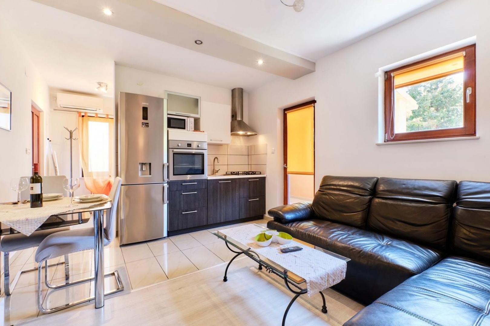 Apartments Ady Малий Лошинь Екстер'єр фото